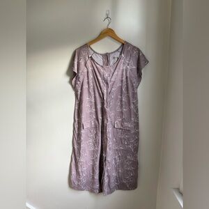 NWOT Kindred Bravely Universal Labor & Delivery Gown